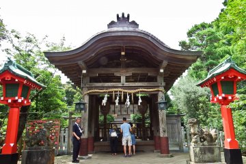 <p>Okutsumomiya Shrine, home to the turtle known as &lsquo;Happo Nirami no Kame&rsquo;</p>