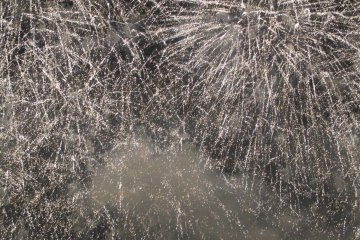 Fukuyama's Ashida River fireworks