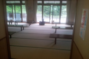 <p>The tatami resting area</p>