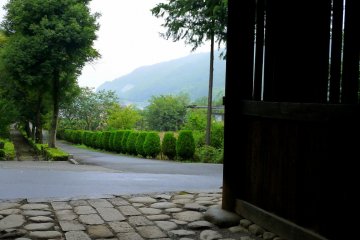 <p>The temple is set in lovely Yamanashi countryside</p>