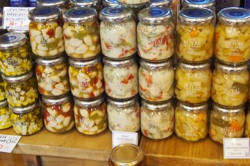 <p>Local produce is available everywhere in the Nasu region. Weekend markets, local produce shops and roadside shops provide lots of great gifts and take-homes</p>