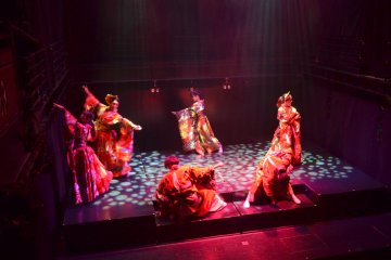 <p>Oiran-Za show</p>