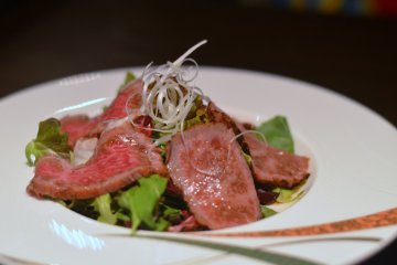 <p>Wagyumomoniku&nbsp;No Tataki&nbsp;(Wagyu Beef)</p>