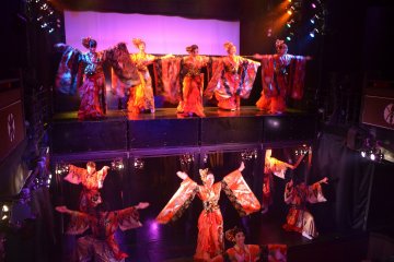 <p>Oiran-Za&nbsp;show</p>