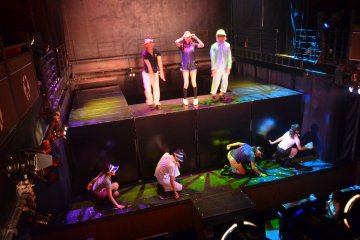 <p>High-energy golf players who danced to the YMCA music during one of the acts.&nbsp;</p>