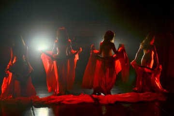 <p>Oiran-Za show&nbsp;</p>
