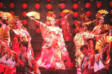<p>Oiran-Za show</p>