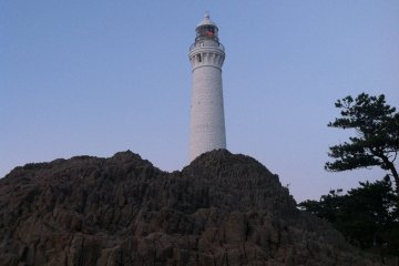 <p>You can view the lighthouse from different angles from the rocks below</p>