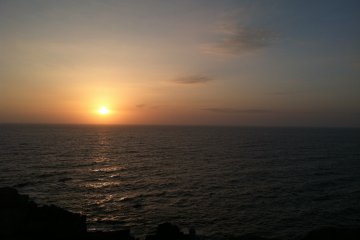 <p>The sun just before disappearing over the horizon</p>