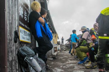 <p>People taking a rest at hut 7</p>