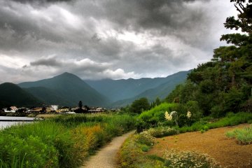 <p>Walkways around the river, passing through the gardens that line the shore</p>
