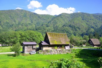 <p>Gassho-zukuri (a traditional building style) farmhouse&nbsp;</p>