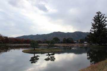 <p>Mt. Arashi reflected in Osawa&nbsp;Pond</p>
