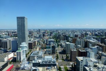 <p>Sebelah timur Sapporo</p>
