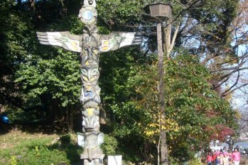 <p>A Canadian totem pole in Ueno Park</p>
