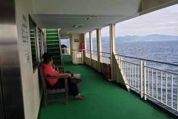 <p>Sit on top of the deck and be refreshed by the summer sea breeze and admire the beautiful view of wooded islands and the distant shore.</p>