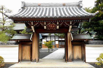 <p>Front view of the temple gate, which looks new</p>
