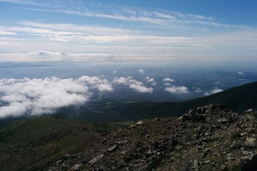 <p>Climbing Chausu-dake</p>