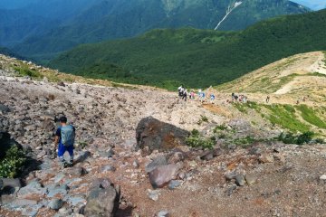 <p>Descending Chausu-dake</p>