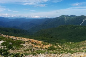 <p>Between Chausu-dake and Asahi-dake</p>