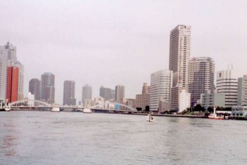<p>Kachidoki Bridge.</p>
