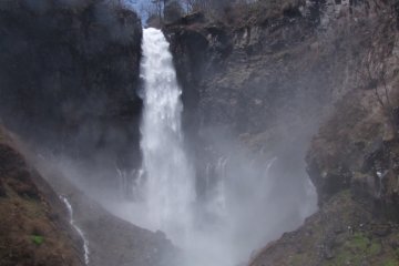 <p>Les chutes Kegon</p>