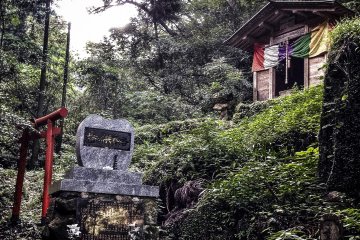 <p>Anda akan menemukan beberapa kuil saat menjelajahi area ini.</p>
