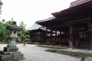 <p>The building on the right was reconstructed in 1838 and is designated as a cultural property of Fukui city</p>