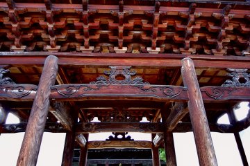 <p>Looking up at the impressive main gate of the temple</p>