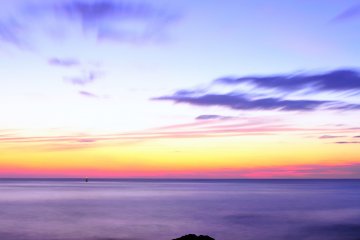 <p>'Blue Moments' before sunrise and just after sunset...how fascinating!</p>