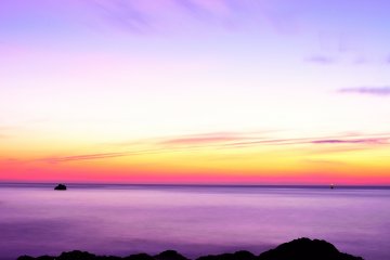 <p>Balance of blue and red is changing by the minute</p>