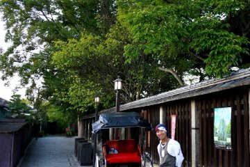 <p>If you're tired of walking you can take a rickshaw</p>