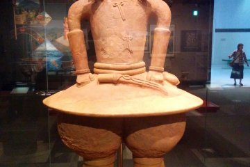 <p>A large haniwa statue from the Yayoi period</p>