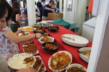 <p>Fill your face</p>