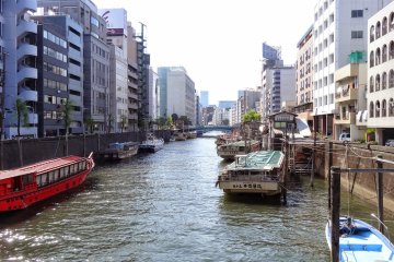 <p>Yakatabune parking from Yanagibashi Bridge</p>