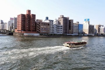 <p>Yanagibashi Bridge from the other side of Sumida River</p>