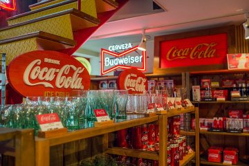 <p>Maeda Craft has a floor dedicated to merchandise of one of the biggest branding successes - Coca-Cola</p>