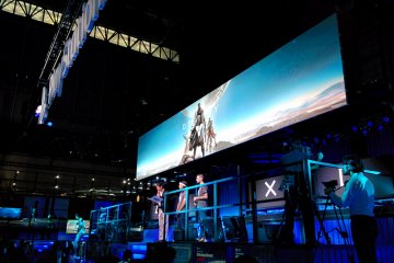 <p>Team members from Bungie in Tokyo to present Destiny on PS4</p>