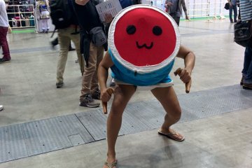 <p>Taiko drum cosplay</p>
