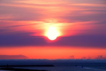 Fin octobre, dans la ville de Monbetsu, à l'aube, les températures restent inférieures à 10 et on peut aperçevoir une sorte de mirage à l'horizon. 
