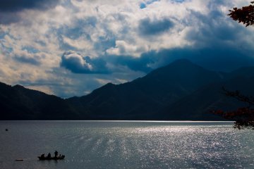 <p>Calm waters over Chuzenjiko.</p>