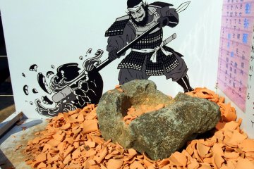 <p>When Shibata Katsuie's enemy blocked the waterways and cornered his army, Katsuie, after making his subordinates drink the last water from a jar, broke it in pieces to show his soldiers his determination to win the battle, which gave him the alias, 'Katsuie, the Water Jar Breaker'</p>