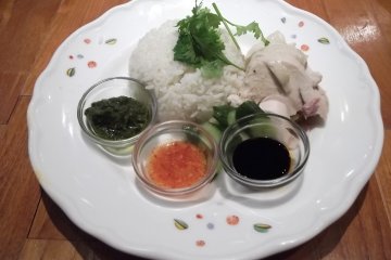 <p>My main dish, Hainan chicken rice</p>