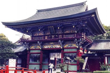 In front of the shrine there are ponds filled with massive&nbsp;koi (carp) that you can feed or just admire.