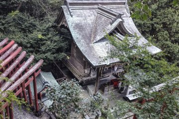 As you make your way up among the various shrines, the colors change and begin to appear more weathered over time.