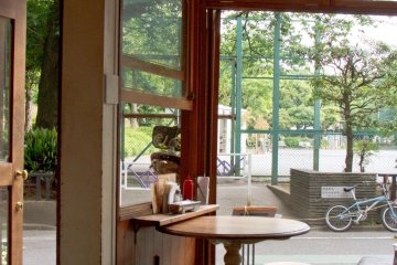 <p>Quiet residential side street in front of the shop</p>
