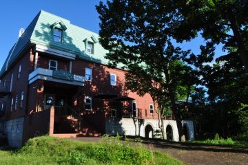 <p>When the snow melts, a greener, lusher Freedom Inn emerges</p>