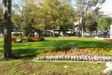<p>Un cadre agr&eacute;able et color&eacute;, permettant au festival d'avoir lieu en plein centre-ville de la cit&eacute; de Sapporo.</p>