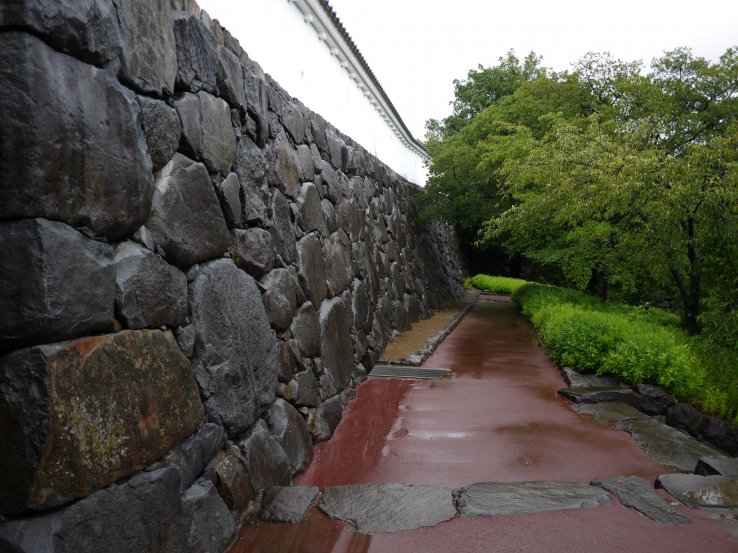 <p>Path along a castle wall &nbsp;</p>