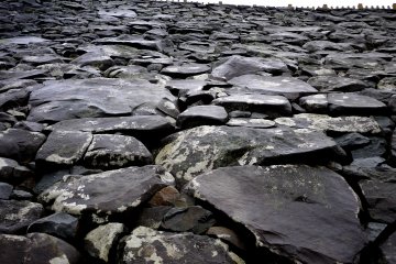 <p>The rock face of Tenshudai Watch-tower</p>